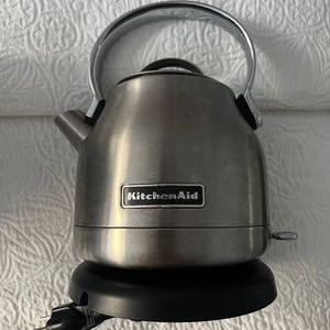 KitchenAid ® Silver Electric Tea Kettle